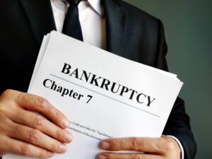 chapter 7 bankruptcy lawyer with documents
